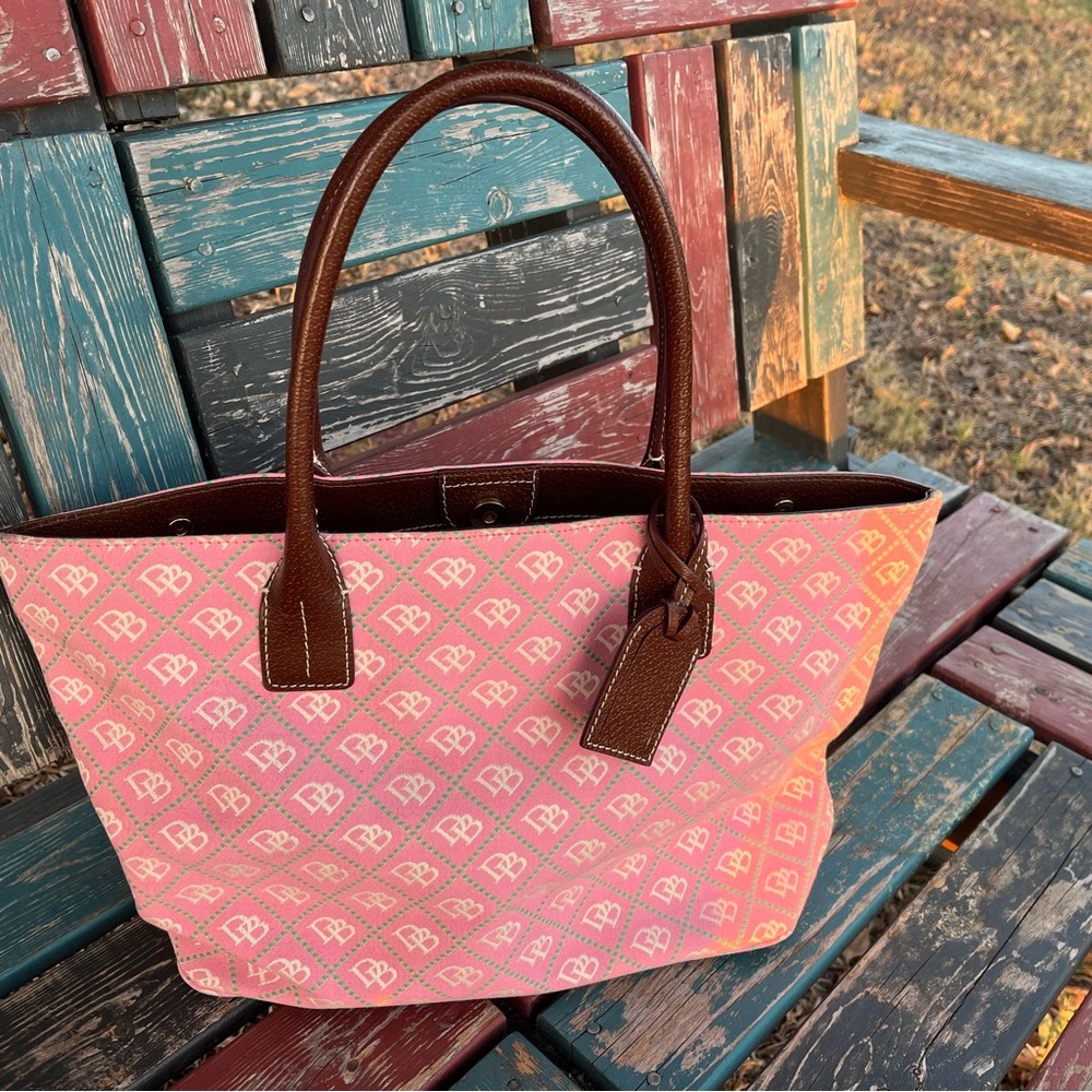 New Vintage Dooney and Bourke Gretta Hanna Tote Bag - Picture 12 of 16